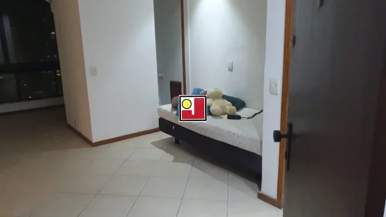 Imagem Vendo 1 suíte+depd, frontal mar, alto, vista maravilhosa, porteiro 24h, 2 vagas, ônibus, clube, piscina, sauna, churrasqueira, futebol, ginasio esport