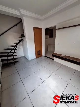 Imagem Casa para locação em São Paulo-SP, bairro Carrão: 2 quartos, 2 suítes, 1 sala, 3 banheiros, 1 vaga de garagem, 65m² de área.