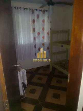 Imagem Em Itapoá, no Balneário Uirapuru, há uma casa com grande potencial para quem busca uma oportunida...