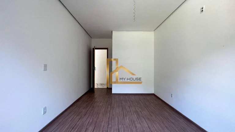 Imagem Casa nova com 4 suítes em meio a Natureza na Granja Guarani em Teresópolis-RJ