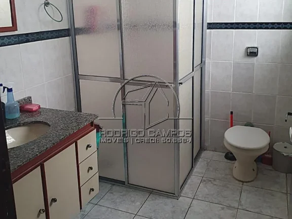Imagem Espaçoso Sobrado à Venda na Cidade Ocian - 3 Quartos e 3 Vagas