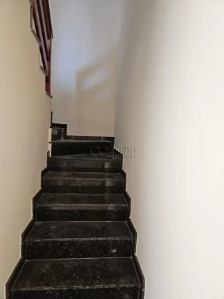 Imagem Casa para aluguel ou venda na Granja dos Cavaleiros, em condomínio, com 3 quartos sendo 1 suíte.