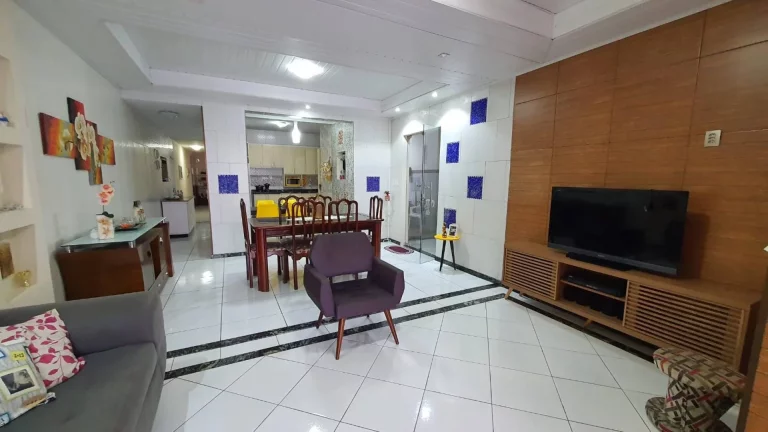 Imagem Casa à Venda em Santo Antônio | 5 Quartos, 3 Suítes e 350m² | Consultor Imobiliário Especialista