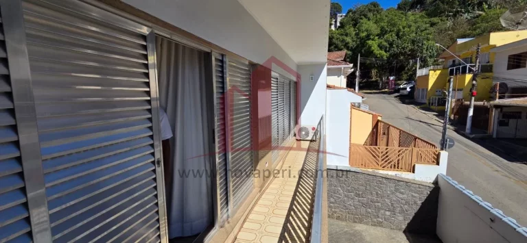 Imagem Oportunidade Única: Casa Comercial à Venda no Centro de Franco da Rocha-SP, 3 Quartos, 1 Suíte, 4 Salas e 2 Vagas de Garagem!