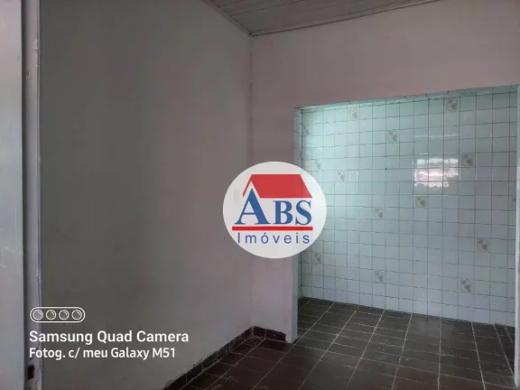 Imagem casa com duas lojas e uma edícula