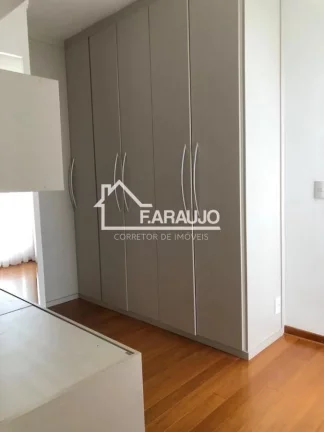 Imagem Casa em Condomínio à venda em Villa dos Inglezes com 314m² 3 suítes, 4 vagas