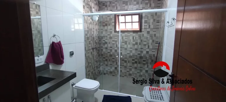 Imagem Casa a Venda Localizado na Região da Nova Suiça em Campos do Jordão -SP.
