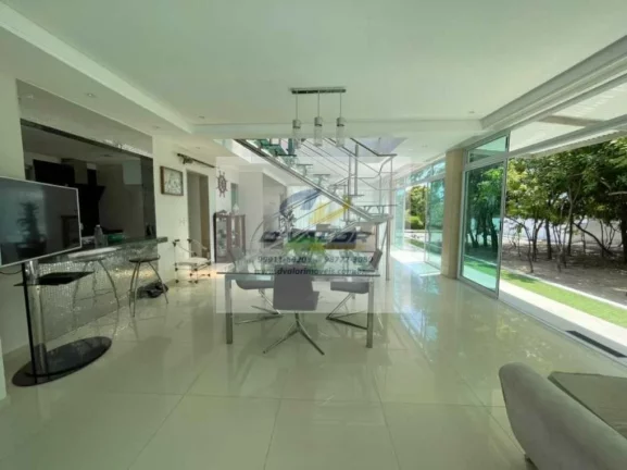 Imagem Vendo Casa em Condomínio Fechado, com 480m², 5 quartos s/ 5 suítes, espaço gourmet, piscina e 4 vagas