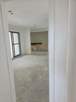 Imagem A planta bem distribuída conta com 3 suítes, 2 salas e uma cozinha integrada, proporcionando ampla...