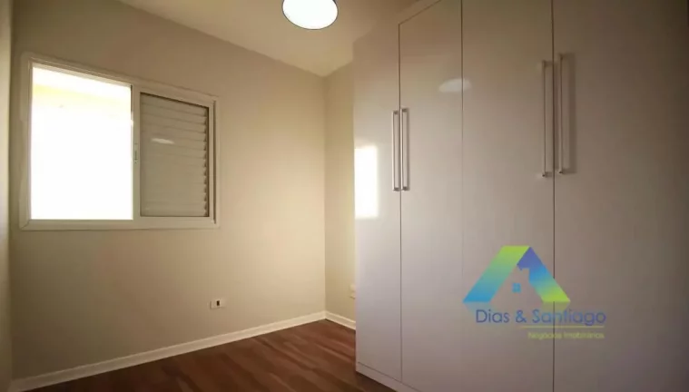 Imagem Apartamento com 3 dormitórios e 2 banheiros em Vila das Mercês/SP!