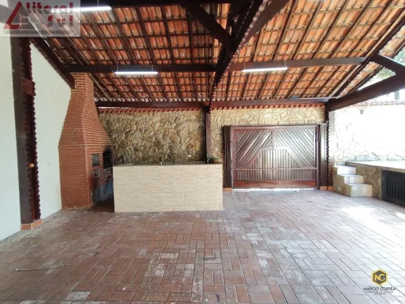 Imagem Imperdível Casa para Locação na Aviação, Praia Grande-SP: 3 Quartos, 3 Suítes, 1 Sala, 5 Banheiros e 5 Vagas de Garagem!