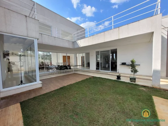 Imagem Casa moderna com 3 suítes, piscina, planejados na casa toda, em condomínio