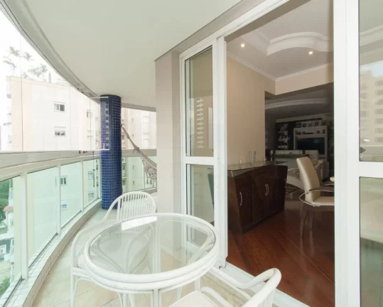 Imagem Excelente apartamento, 1 por andar com 189m², a venda em Pinheiros.