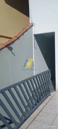 Imagem Casa Imponente com 2 Dormitórios, sacada ampla.