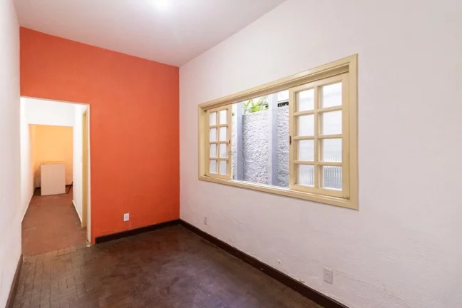 Imagem Sobrado com 2 residências (andar térreo e superior ) na Vila Romana. Documentação verificada, ótimo para locação
