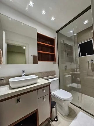 Imagem Apartamento com 4 dormitórios sendo 2 suítes e 4 vagas de garagem no Centro de Balneário Camboriú