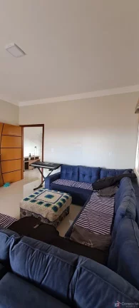 Imagem Casa Ampla com 2 Suítes + Edícula Completa | 390m² de Construção | Garagem p/ 10 Carros – Oportunidade!