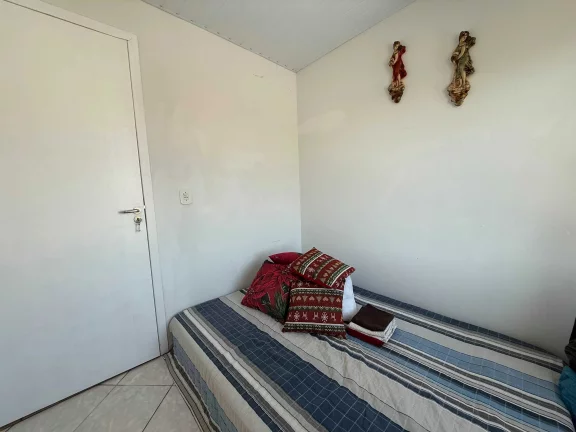 Imagem Casa com 7 dormitórios sendo 3 suítes e 3 vagas de garagem, a 350 metros da Praia em Penha