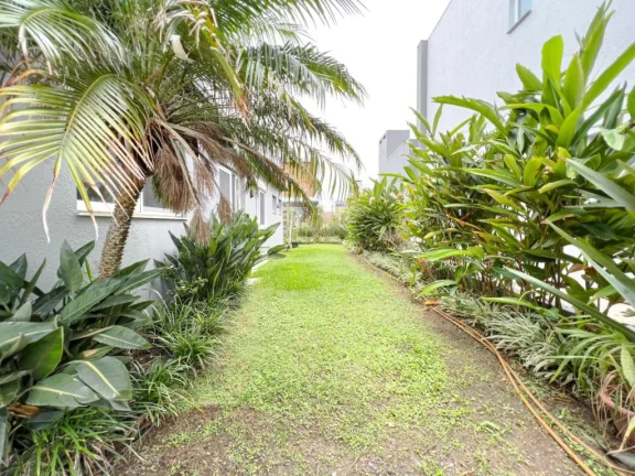Imagem Casa 3 Dormitórios - Bairro Araçá