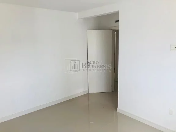 Imagem Apartamento com 3 suítes no Centro de Balneário Camboriú