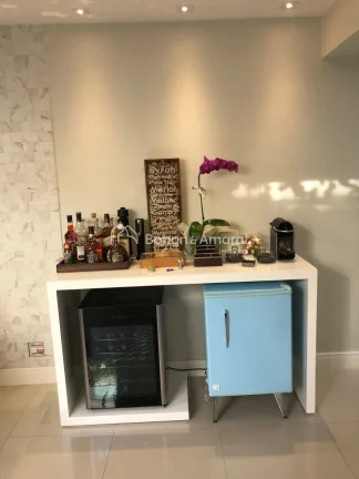 Imagem Encantadora residência disponível em um dos condomínios mais desejados da região. Com excelente ...