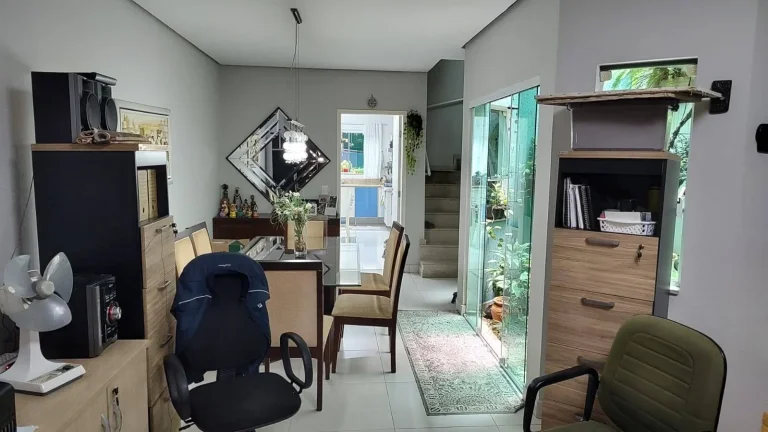 Imagem Sobrado 223 m² 3 Dormitorios sendo 3 Suites 4 vagas Aceita Imovel Menor