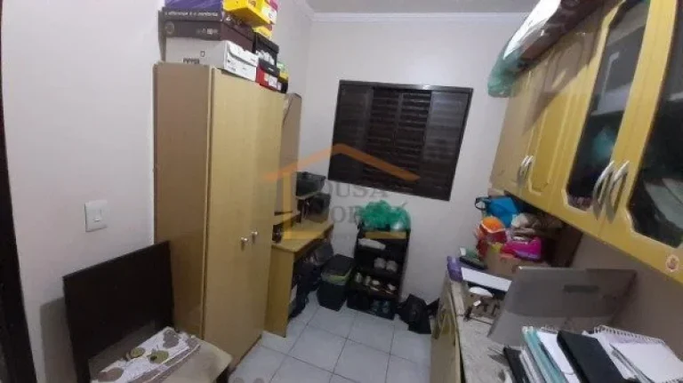 Imagem Sobrado à venda com 115m² de área construída em terreno de 5x25. Conta com sala para dois ambien...