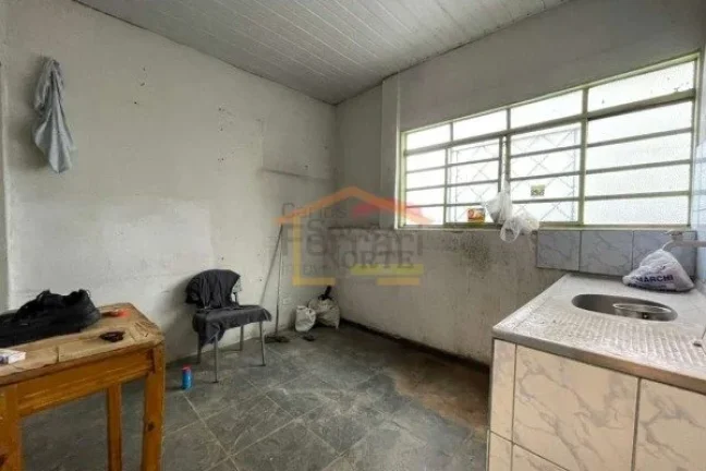 Imagem Ponto comercial de esquina, com aproximadamente 330m² de área construída, localizado em região e...