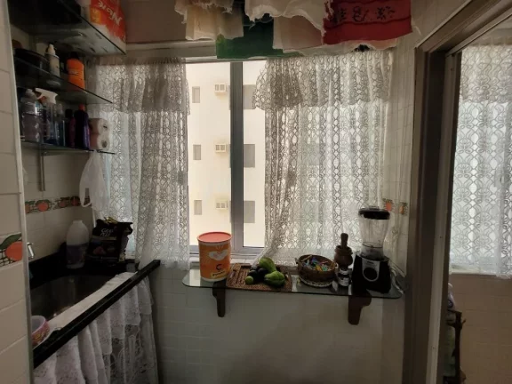 Imagem PITANGUEIRAS - LOCALIZAÇÃO PRIVILEGIADA, NA QUADRA DO MAR, AMPLO APARTAMENTO COM 80 M² ÚTEIS, CLARO E SUPER AREJADO, 1 VAGA DE GARAGEM NO PRÉDIO.