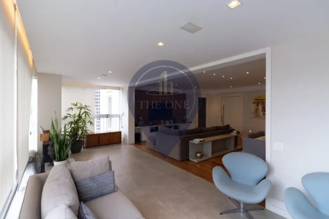 Imagem Apartamento de luxo em Moema, São Paulo-SP: 4 quartos, 3 suítes, 2 salas, 4 banheiros, 3 vagas de garagem, 181m².