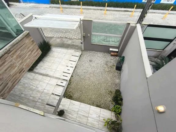 Imagem Sobrado com 3 dormitórios sendo 1 suíte e 2 vagas, a 60m do Mar | Centro, Navegantes/SC