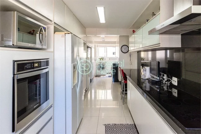 Imagem Requinte e bom gosto em 290m2 com uma planta excelente, living para três ambientes com varanda gour...