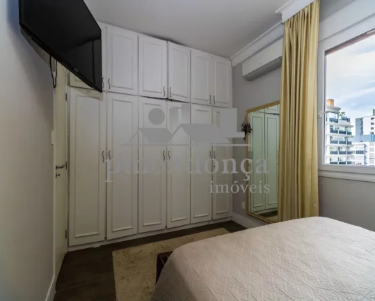 Imagem Apartamento com 220m², 3 quartos sendo 1 suíte e 2 vagas.