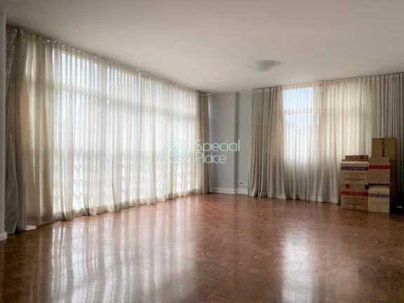 Imagem Excelente apartamento com 228m² no Jardim América. Inteiramente reformado, planta quadrada, pé di...