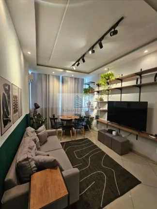 Imagem Imperdível! Apartamento à venda em Icaraí, Niterói-RJ: 3 quartos, 1 suíte, 2 banheiros e 1 vaga de garagem.