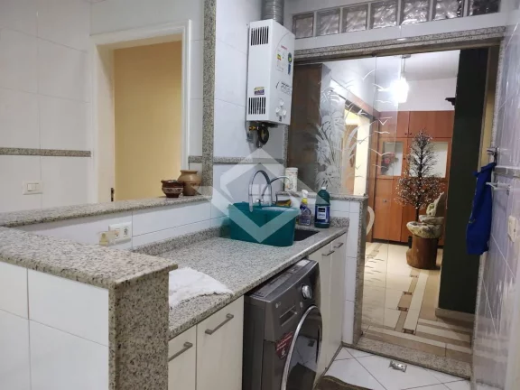 Imagem Apartamento de 3 Quartos para Venda em Copacabana com 165 m²