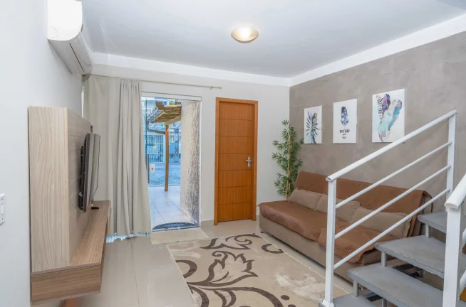 Imagem Sobrado completo com 2 suítes 1 vaga e área gourmet próximo da praia com em Balneário Piçarras