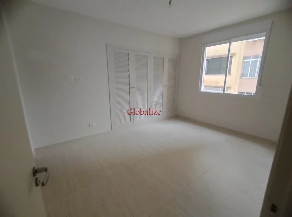 Imagem Apartamento de 3 dormitórios com vaga na rua da praia em Santos por R$965.000,00