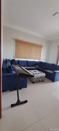 Imagem Casa Ampla com 2 Suítes + Edícula Completa | 390m² de Construção | Garagem p/ 10 Carros – Oportunidade!