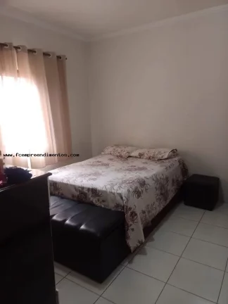 Imagem Casa para Venda em Limeira, Jardim Santa Adélia, 3 dormitórios, 1 suíte, 2 banheiros, 5 vagas
