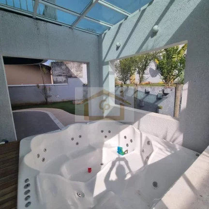Imagem Linda!!! Casa com 3 quartos sendo Duas Semi Suítes, 4 vagas