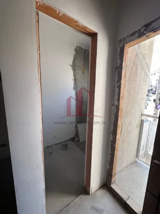 Imagem Sobrado em Fase de Construção: Casa à Venda em Franco da Rocha-SP, 2 Quartos, 2 Suítes, 1 Vaga de Garagem, 70m²