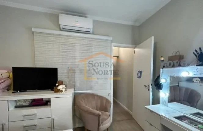 Imagem Casa em condomínio com 90 m². Possui 3 dormitórios, sendo 1 suíte, 3 banheiros, sendo 2 lavabos,...