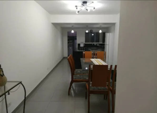 Imagem Sobrado espaçoso, recém-reformado, pronto para morar!