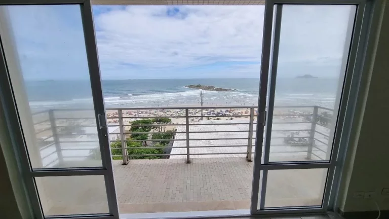 Imagem Apartamento com 3 dormitórios à venda, 210 m² - Pitangueiras - Guarujá/SP