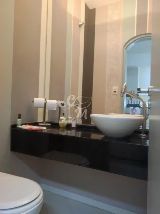 Imagem Excelente Casa em Condomínio Fechado