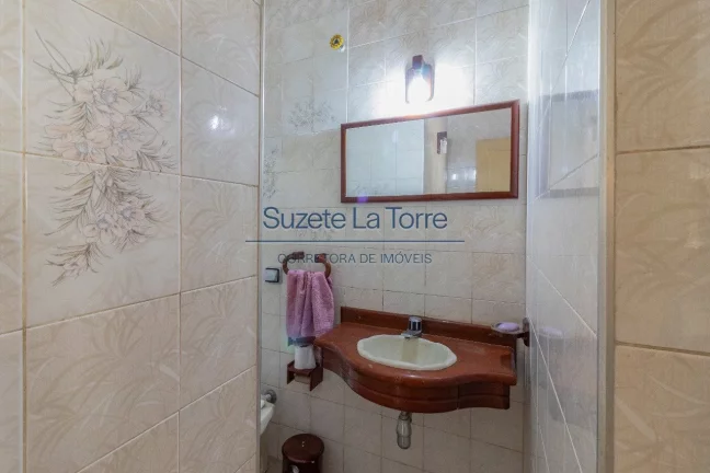 Imagem Apartamento charmoso com pé direito alto, ambientes amplos e muito iluminado. Ótima localização ...