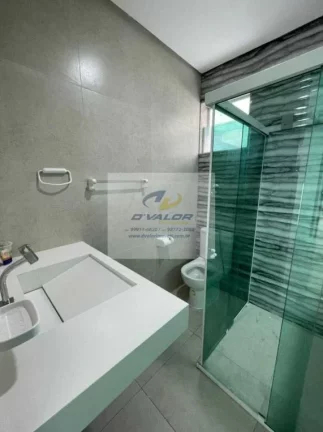 Imagem Vendo Casa em Condomínio Fechado, com 480m², 5 quartos s/ 5 suítes, espaço gourmet, piscina e 4 vagas