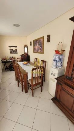 Imagem Casa térrea 03 dorms, 02 vgs cobertas, jardim,quintal,excelente localização