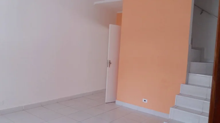 Imagem Sobrado 166m² 2 Dormitorios Grandes mais 1 Edicula e 2 Vagas de Garagens